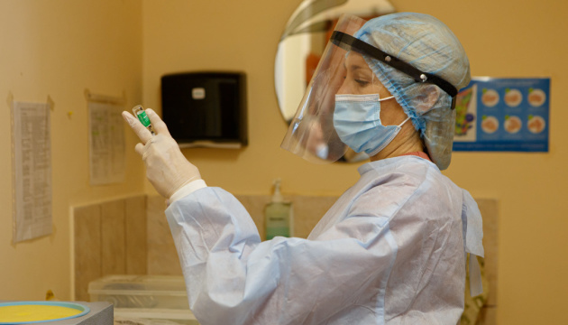 В УКРАИНЕ НА СЛЕДУЮЩЕЙ НЕДЕЛЕ НАЧИНАЕТСЯ ВАКЦИНАЦИЯ СЕМЕЙНЫХ ВРАЧЕЙ