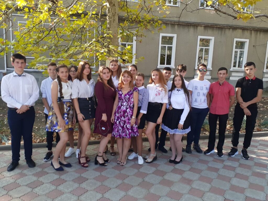 ЧЕРЕМУШКИ: ЩО БАЧАТЬ І ПРО ЩО МРІЮТЬ ЮНІ МЕШКАНЦІ БОЛГРАДУ