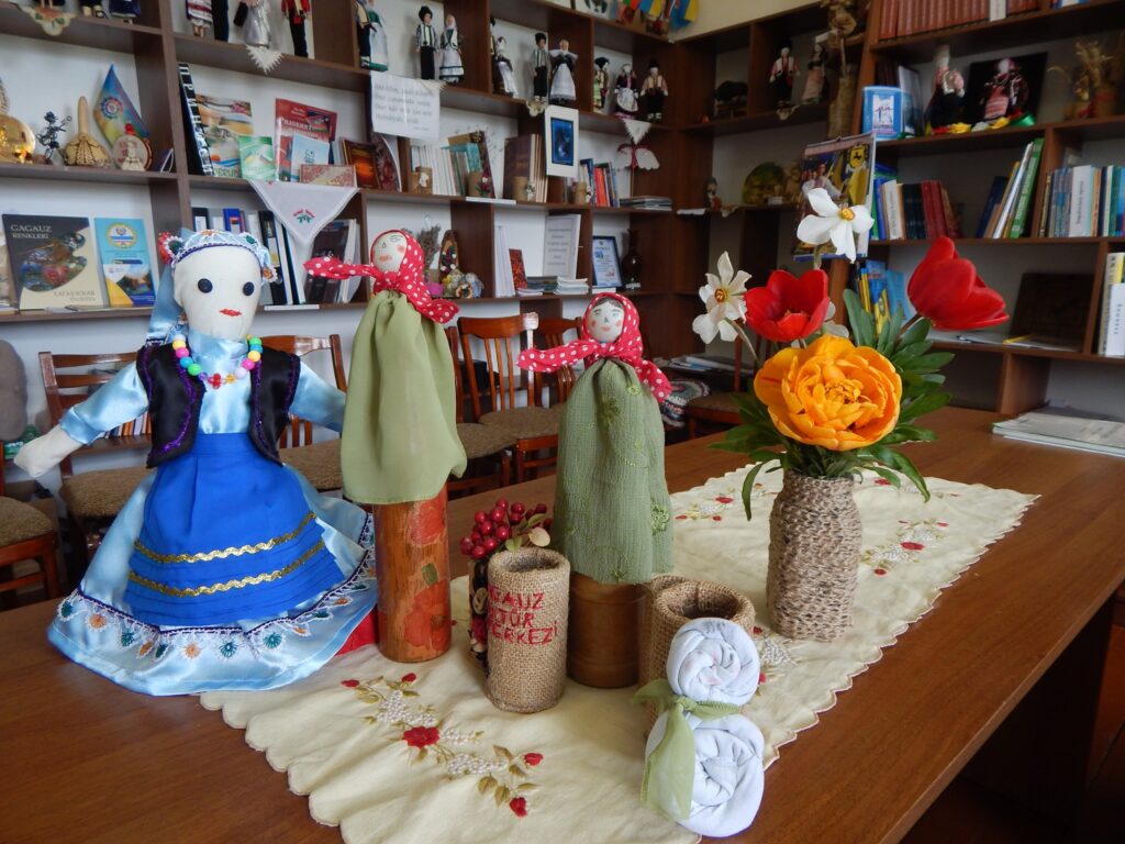 БЕССАРАБСКИЕ КУКЛЫ ДОБРАЛИСЬ ДО ОДЕССЫ