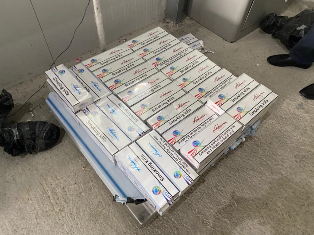 СЛУЖБОВИЙ СОБАКА УНЮХАВ КОНТРАБАНДНІ ЦИГАРКИ НА ПОРОМІ «ОРЛІВКА»