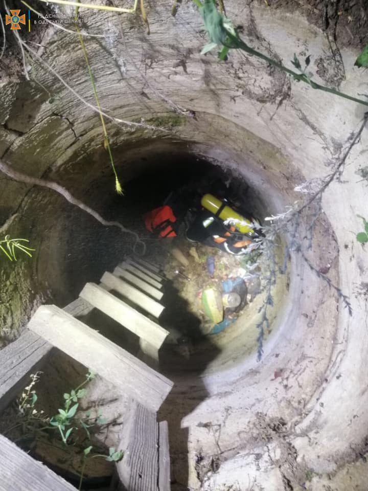 В БЕЛГОРОД-ДНЕСТРОВСКОМ РАЙОНЕ ОТЕЦ С РЕБЕНКОМ ПОГИБЛИ В КОЛОДЦЕ С МУСОРОМ