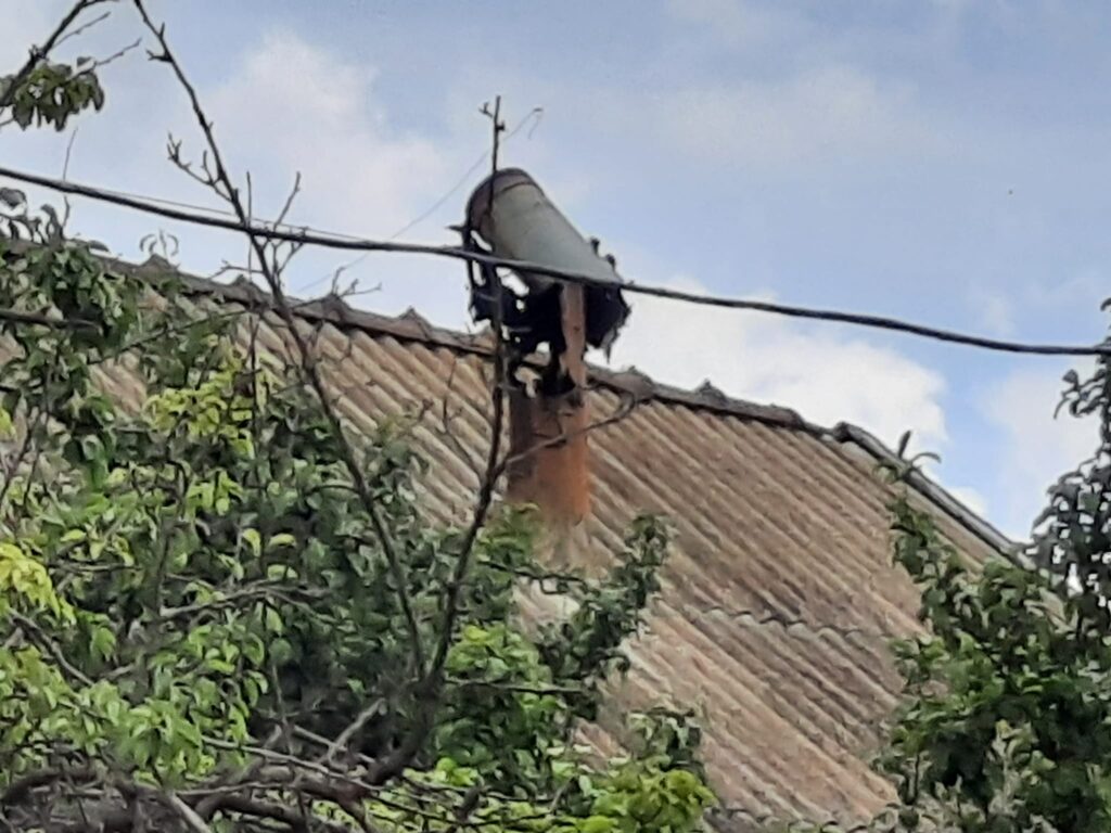 МОЛНИЯ УДАРИЛА В КРЫШУ ДОМА ЖИТЕЛЬНИЦЫ БОЛГРАДСКОГО РАЙОНА