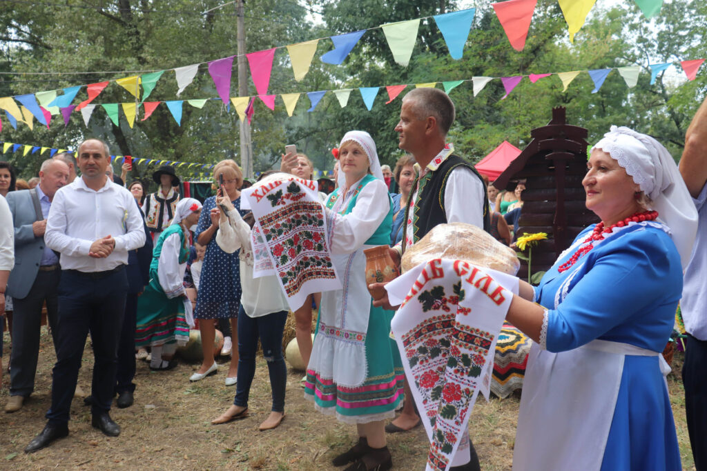 НА БЕССАРАБСКОЙ ЯРМАРКЕ В ТАРУТИНО НЕ ТОЛЬКО ВЕСЕЛИЛИСЬ, НО И УСТАНАВЛИВАЛИ РЕКОРДЫ