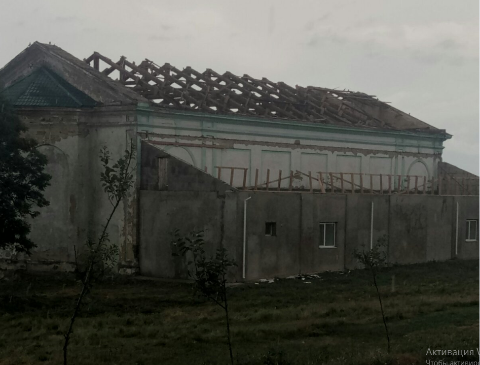 В ТАРУТИНСКОЙ ГРОМАДЕ УРАГАН СРЫВАЛ КРЫШИ И ВЫРЫВАЛ ДЕРЕВЬЯ С КОРНЕМ