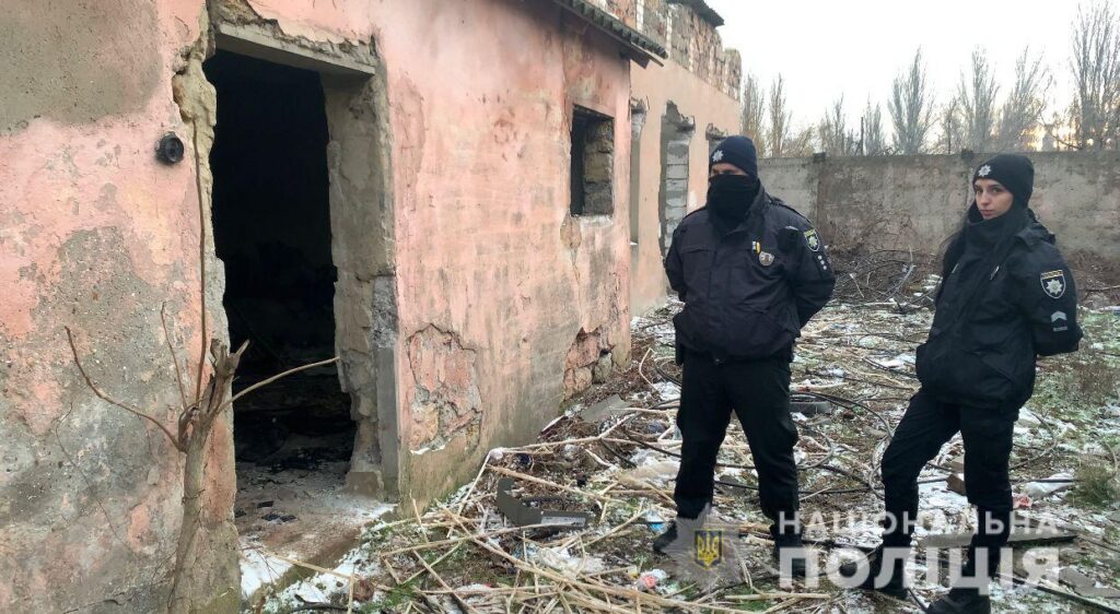 В ЗАБРОШЕННОМ ЗДАНИИ В ОДЕССЕ НАШЛИ ТЕЛО МЛАДЕНЦА, ЗАВЕРНУТОЕ В ПАКЕТ