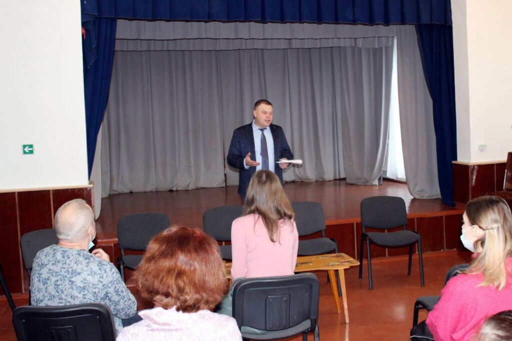 МЭР АККЕРМАНА РАЗВЕЯЛ СЛУХИ О ЗАКРЫТИИ ЦЕНТРА ДЕТСКОГО ТВОРЧЕСТВА