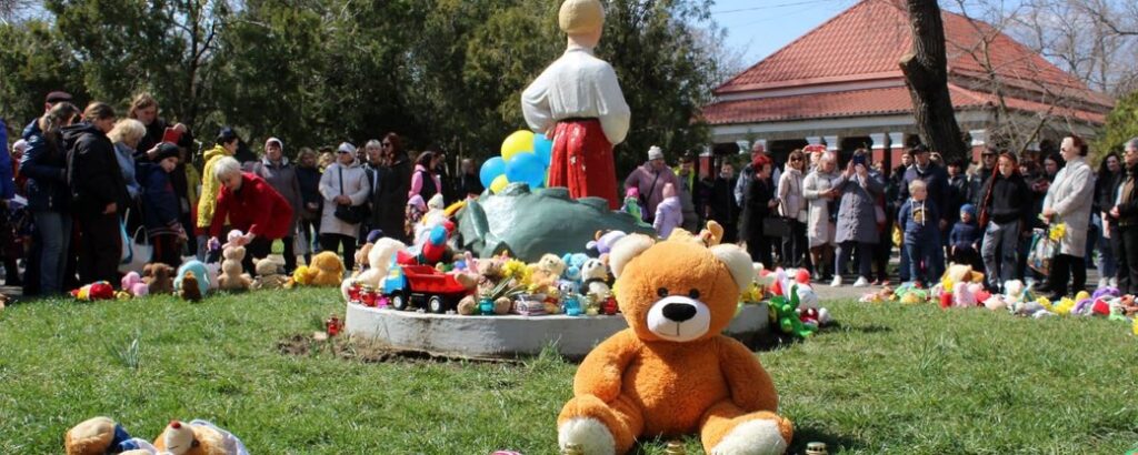 У БІЛГОРОДІ – ДНІСТРОВСЬКОМУ ВШАНОВАЛИ ПАМ’ЯТЬ ЗАГИБЛИХ ПІД ЧАС ВІЙНИ ДІТЕЙ