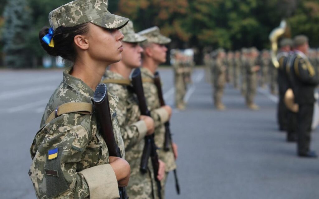 ЧИ МОБІЛІЗОВУЮТЬ В УКРАЇНІ ЖІНОК НА ВІЙНУ: ПОЯСНЮЄ ЦЕНТР ПРОТИДІЇ ДЕЗІНФОРМАЦІЇ