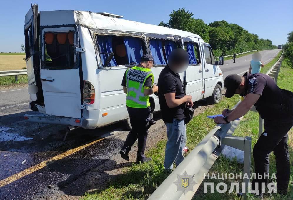 МАРШРУТНИЙ АВТОБУС “ОДЕСА-РЕНІ” ПОТРАПИВ У ДТП