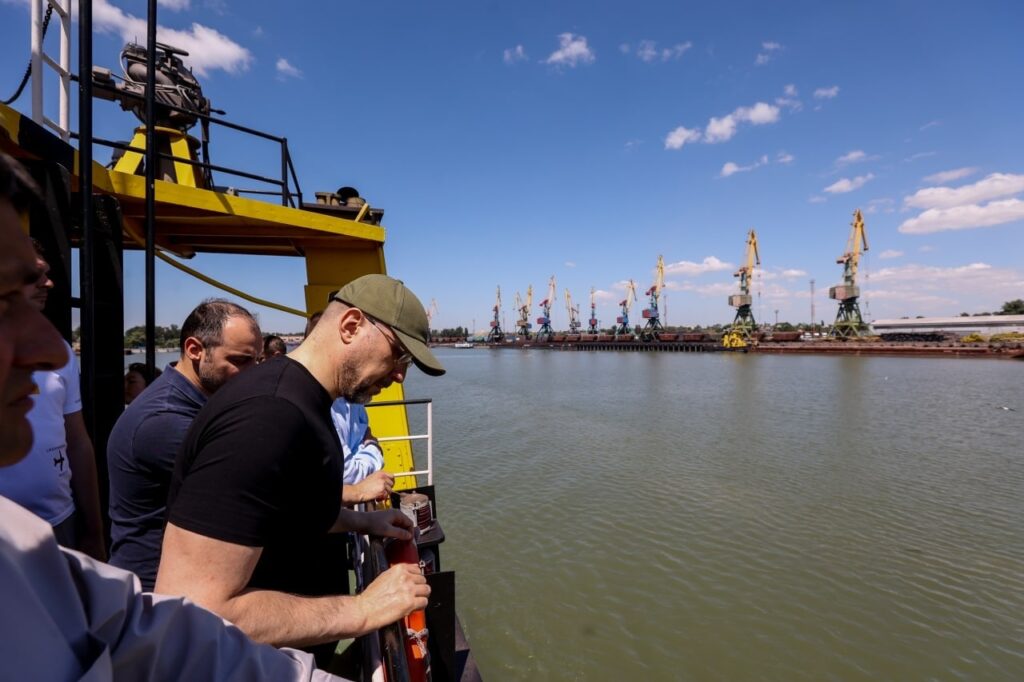 ЗА ШІСТЬ МІСЯЦІВ ПОРТИ РЕНІ ТА ІЗМАЇЛ ПРОПУСТИЛИ ВП’ЯТЕРО БІЛЬШЕ ВАНТАЖІВ, НІЖ ЗА ВЕСЬ 2021 РІК: ПРЕМ’ЄР МІНІСТР ДЕНИС ШМИГАЛЬ