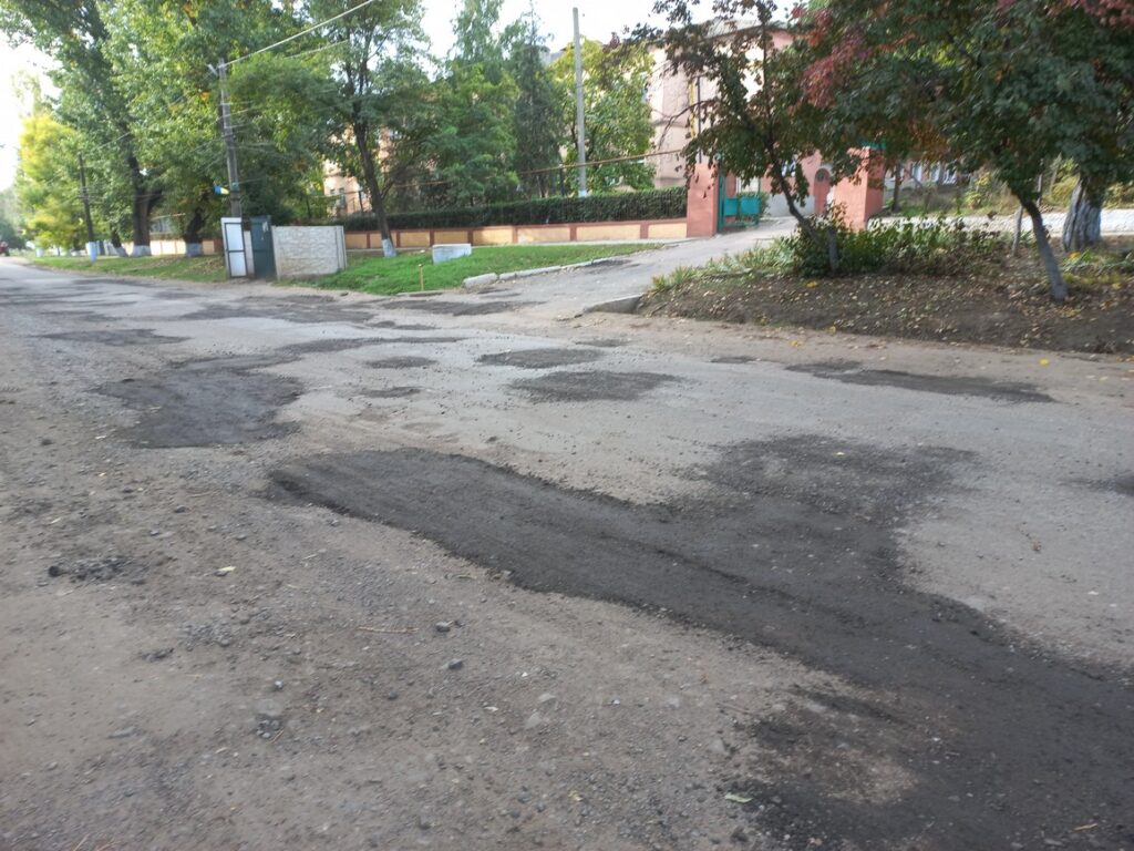 ЯК ВІДРЕМОНТУВАТИ ДОРОГИ БЕЗ БЮДЖЕТНИХ КОШТІВ – ЗНАЮТЬ В ТАРУТИНСЬКІЙ ГРОМАДІ