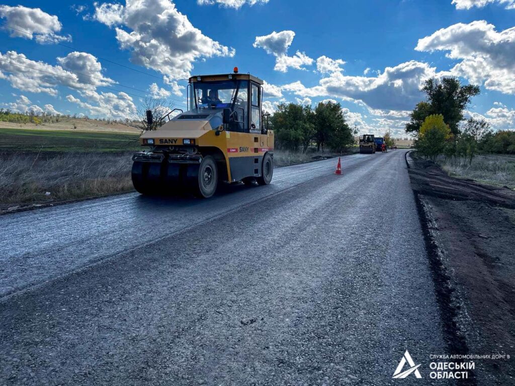 В БОЛГРАДСЬКОМУ РАЙОНІ НА КОРДОНІ З МОЛДОВОЮ ЗАВЕРШУЄТЬСЯ РЕМОНТ ДОРІГ