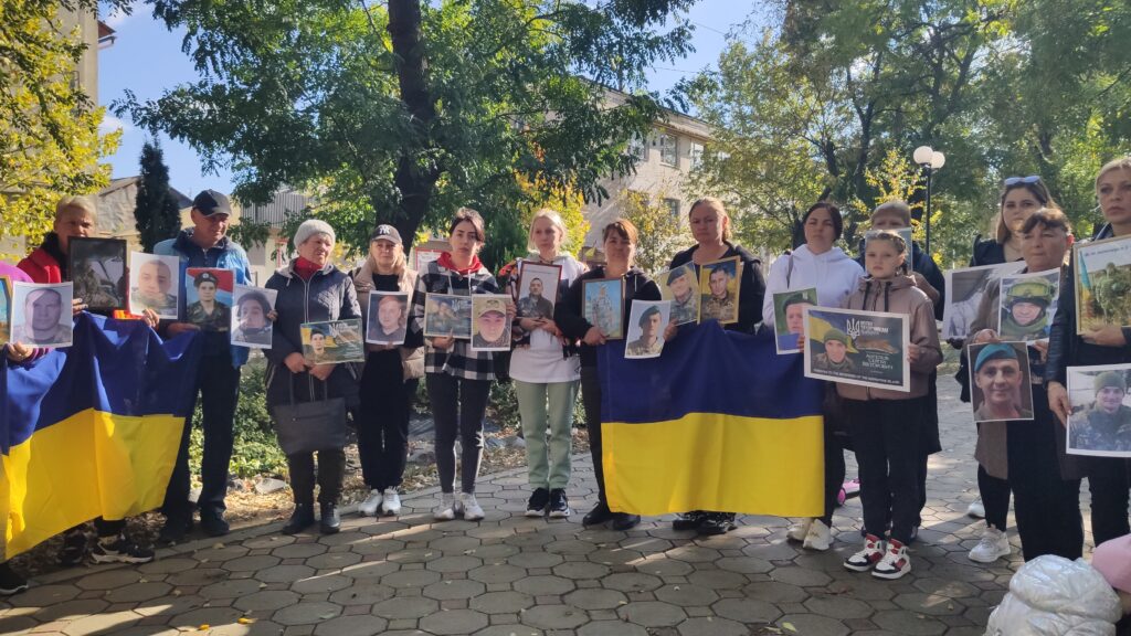 В БОЛГРАДІ ПРОЙШЛА АКЦІЯ НА ПІДТРИМКУ ПОЛОНЕНИХ ВІЙСЬКОВИХ З ОСТРОВУ ЗМІЇНИЙ (ВІДЕО, ФОТО)