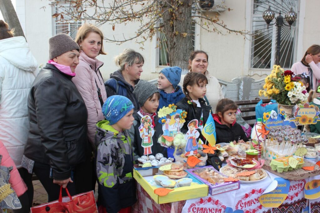 СЕЛО В БОЛГРАДСЬКОМУ РАЙОНІ ЗІБРАЛО ПОНАД ТИСЯЧУ ДОЛАРІВ НА ТЕПЛОВІЗОРИ ДЛЯ 56 МАРІУПОЛЬСЬКОЇ БРИГАДИ ЗСУ (ФОТО)