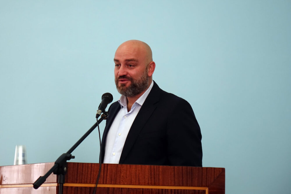 ЕКСГОЛОВА БОЛГРАДСЬКОЇ АДМІНІСТРАЦІЇ ЗАПИСАВ ВЛАСНУ ПАТРІОТИЧНУ ПІСНЮ (ВІДЕО)