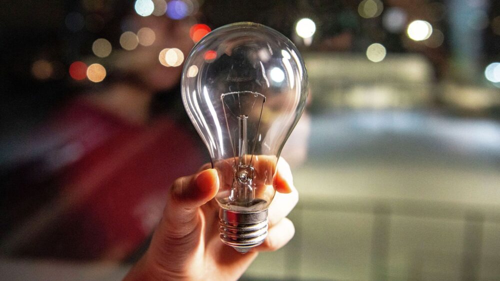 УКРАЇНЦІ ЗМОЖУТЬ БЕЗКОШТОВНО ОТРИМАТИ ПО П’ЯТЬ СВІТЛОДІОДНИХ ЛАМП