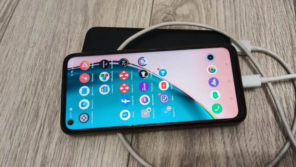 ЯК ЗБЕРЕГТИ ЗАРЯД ТЕЛЕФОНУ ПІД ЧАС БЛЕКАУТУ: 10 КОРИСНИХ ПОРАД