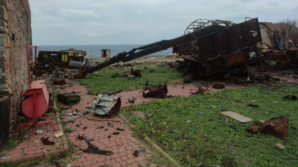 Журналісти показали, як виглядає острів Зміїний після деокупації (Фото)