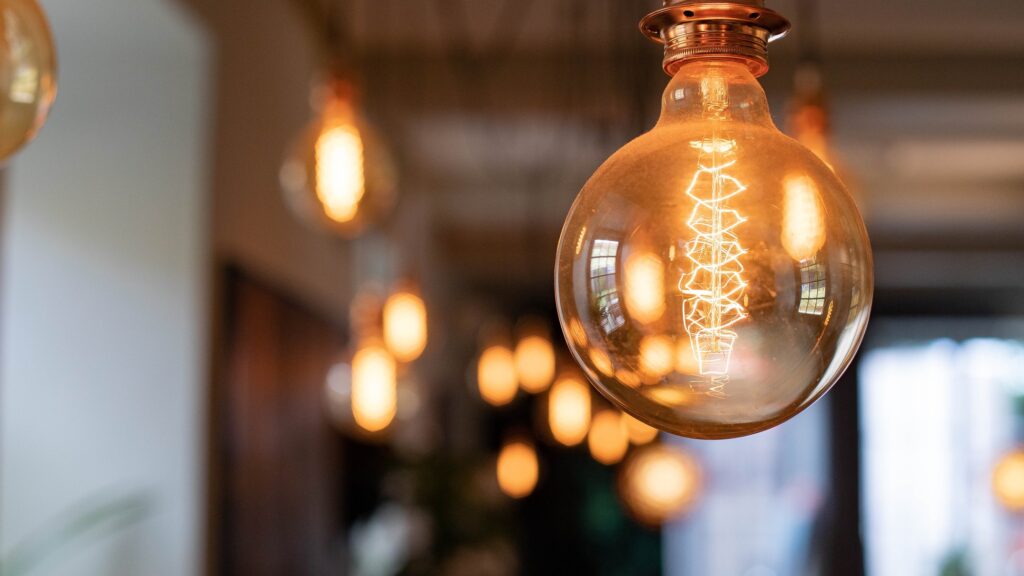 СЬОГОДНІ СВІТЛО БУДЕ ЛИШЕ В ГАРАНТОВАНІ ГОДИНИ ПО ГРАФІКУ