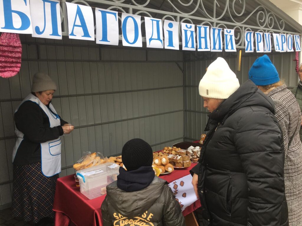 В православних храмах Болградського району пройшов благодійний ярмарок на підтримку ЗСУ (Фото)