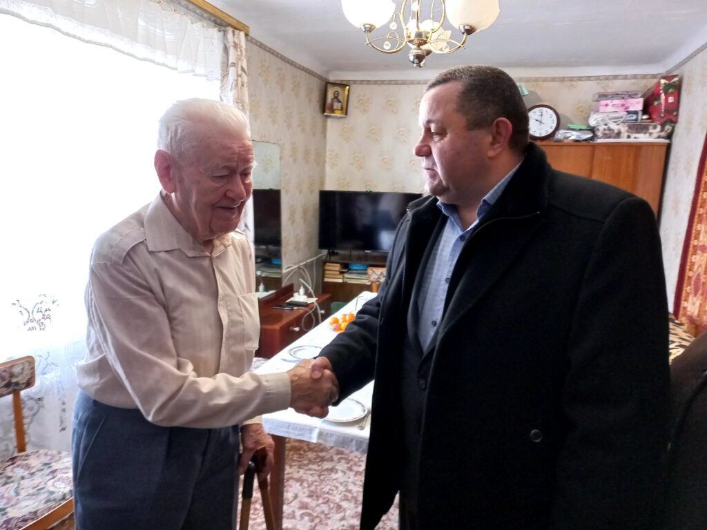 Ветеран Другої світової війни з селища Тарутине активно донатить на ЗСУ
