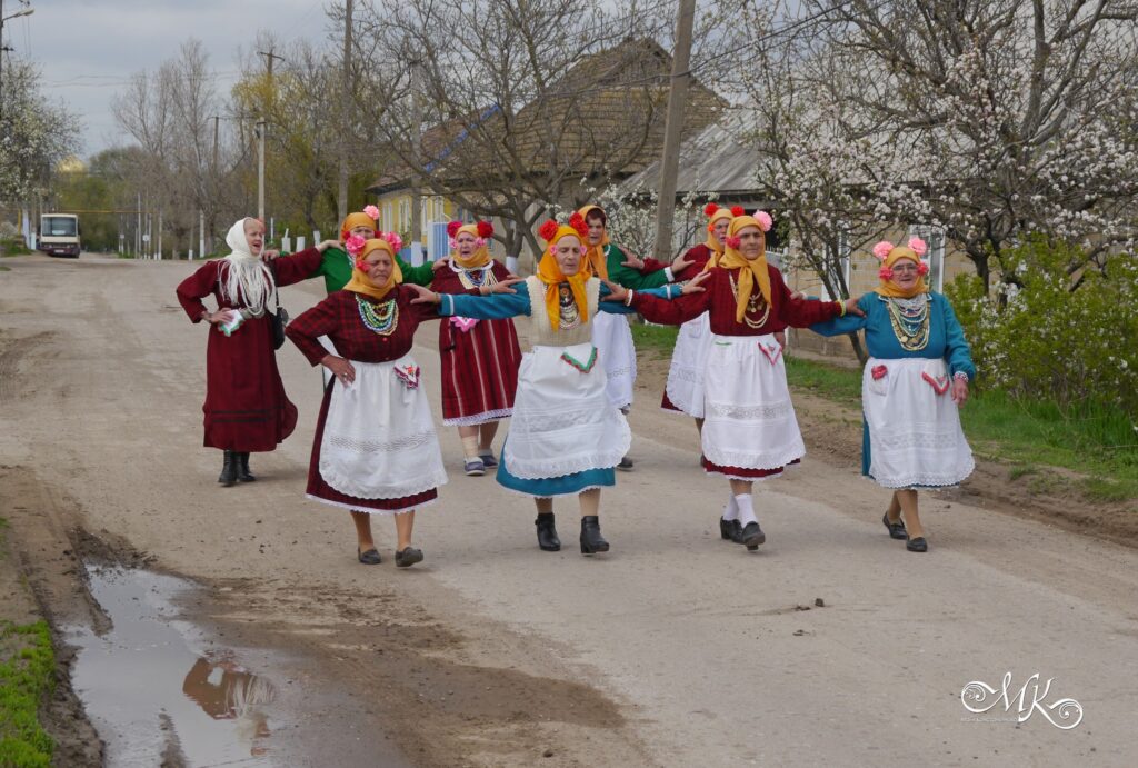 В селі Городнє відтворили старовинний обряд, аналогів якому немає ні в Бессарабії, ні в Болгарії (Фото)