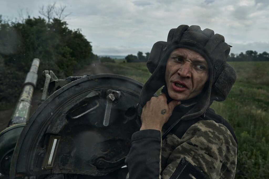 Як одеські танкісти б’ють ворога під Бахмутом (Фото)