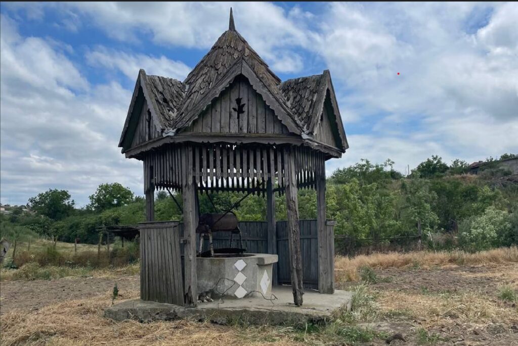 В Котловині Ренійської громади вирішили відновити колодязь, якому 130 років