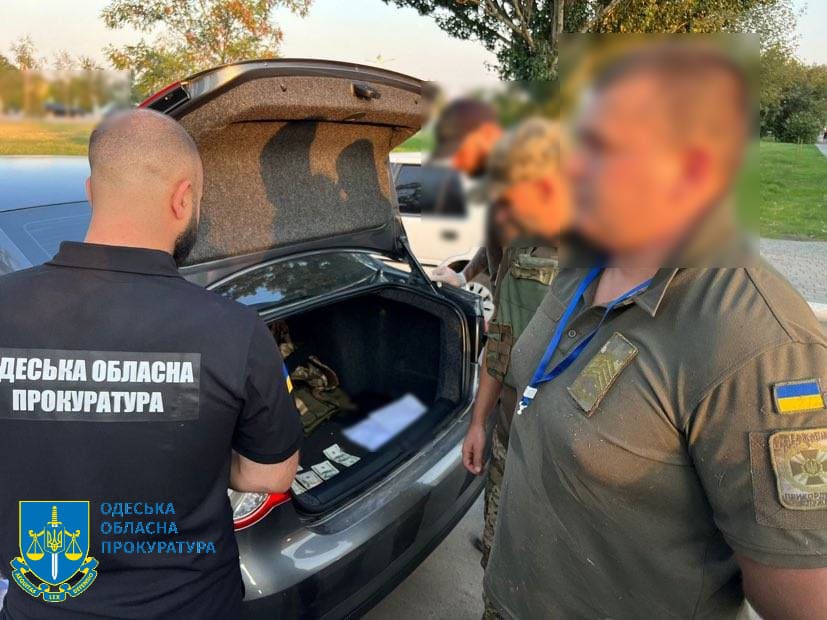 Начальника та інспектора Ізмаїльського прикордонного загону підозрюють у хабарництві