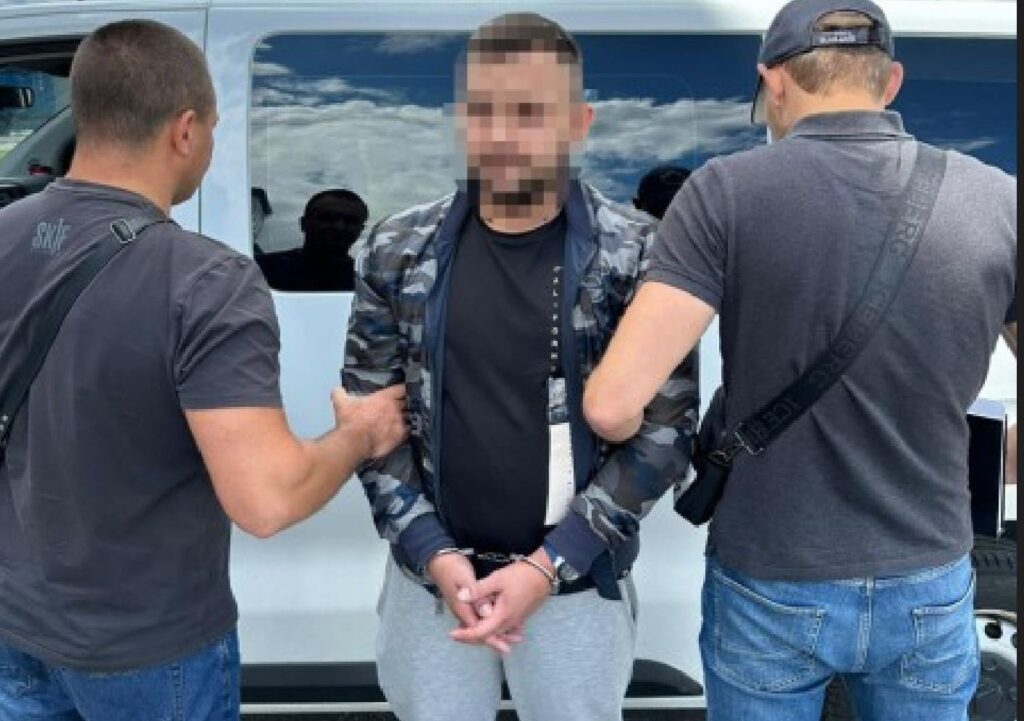 Два роки ховався за кордоном: правоохоронці знайшли одного з організаторів одеського “кол-центру”, який привласнював чужі кошти