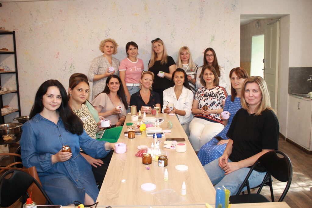 Мешканці Арцизької громади взяли участь у майстер-класі з виготовлення ароматичних свічок (фото)