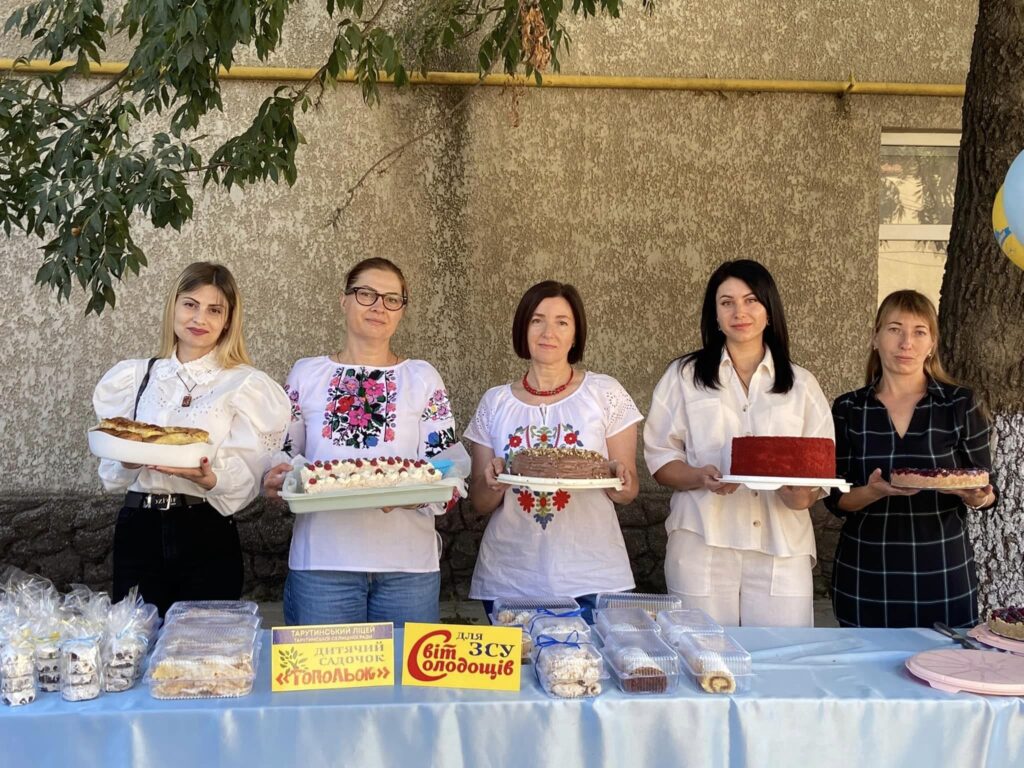 До Дня дошкілля у Тарутинській громаді провели «солодкий» ярмарок на підтримку ЗСУ