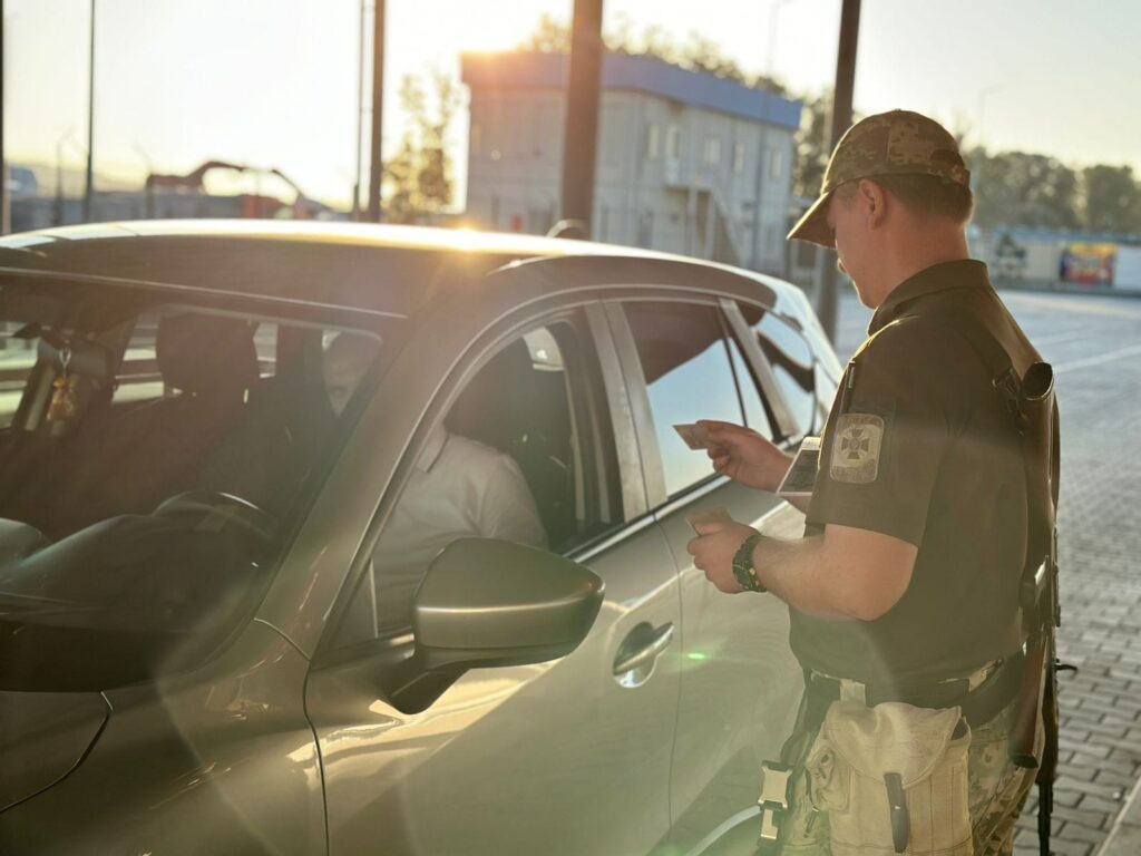 Увага! Відновлено пропускні операції у поромному пункті пропуску «Орлівка»