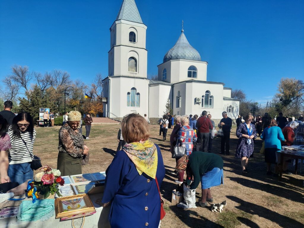 В Сараті відбувся Великий православний ярмарок на підтримку ЗСУ: сума збору вражає (Фото)