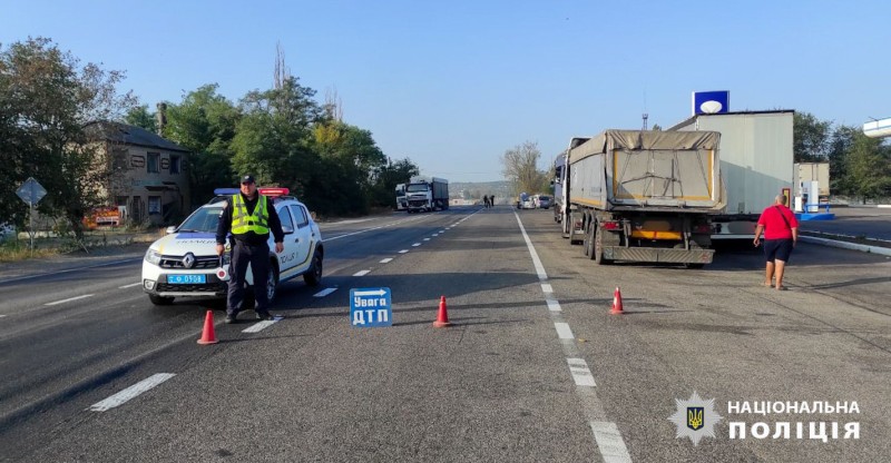 На трасі Одеса-Рені сталася ДТП: водійка автомобіля в реанімації (Фото)