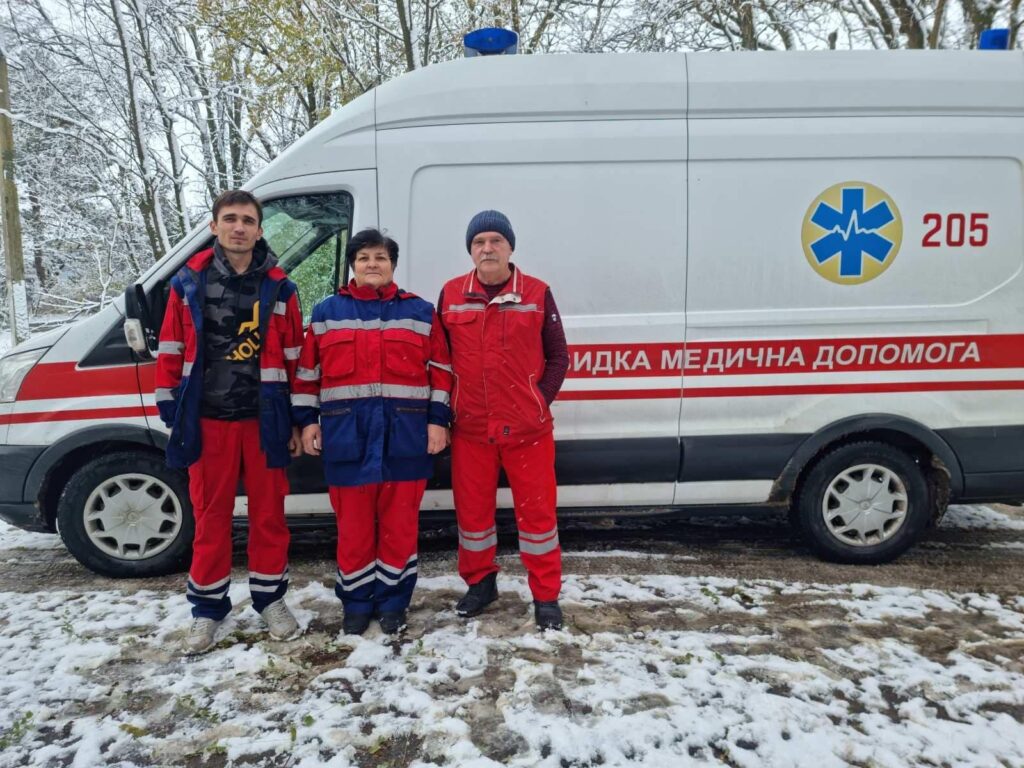 Через погані дороги в Білгород-Дністровському районі медики швидкої  вимушені були допомогти породіллі дома