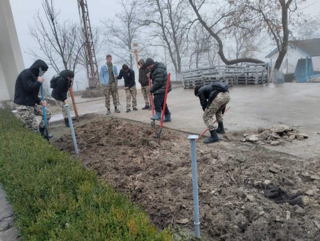 Навчальний заклад Городненської громади взяв участь у благодійному проєкті Flowers4School