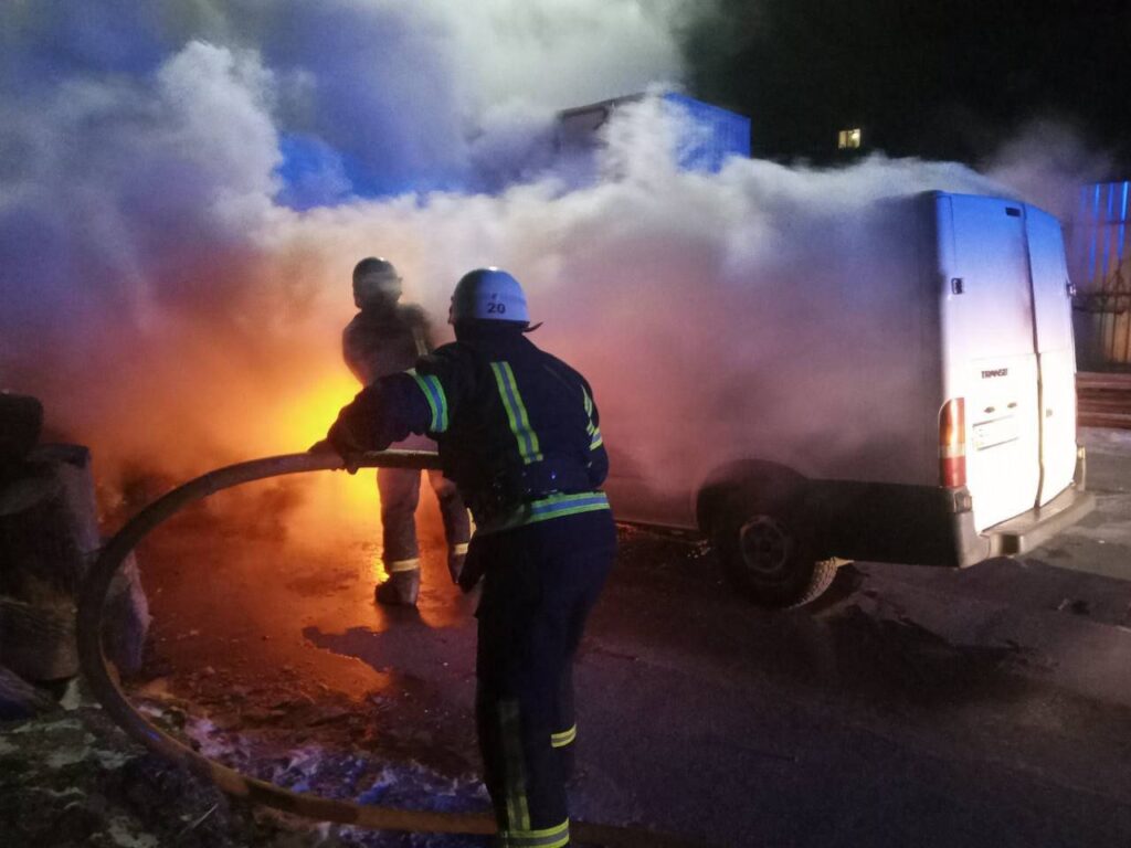 В Ізмаїльському районі через коротке замикання згоріло два автомобілі (Фото)
