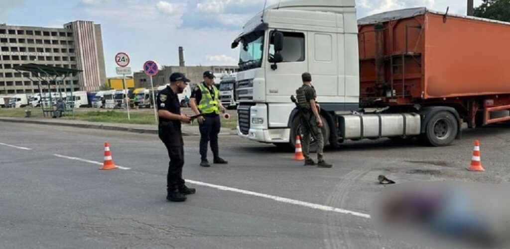 Водій вантажівки, який біля села Броска на смерть збив пішохода, постав перед судом