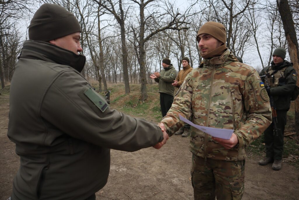 Гвардійці з Ізмаїльського району отримали почесні державні відзнаки за порятунок пасажирів рейсового автобуса