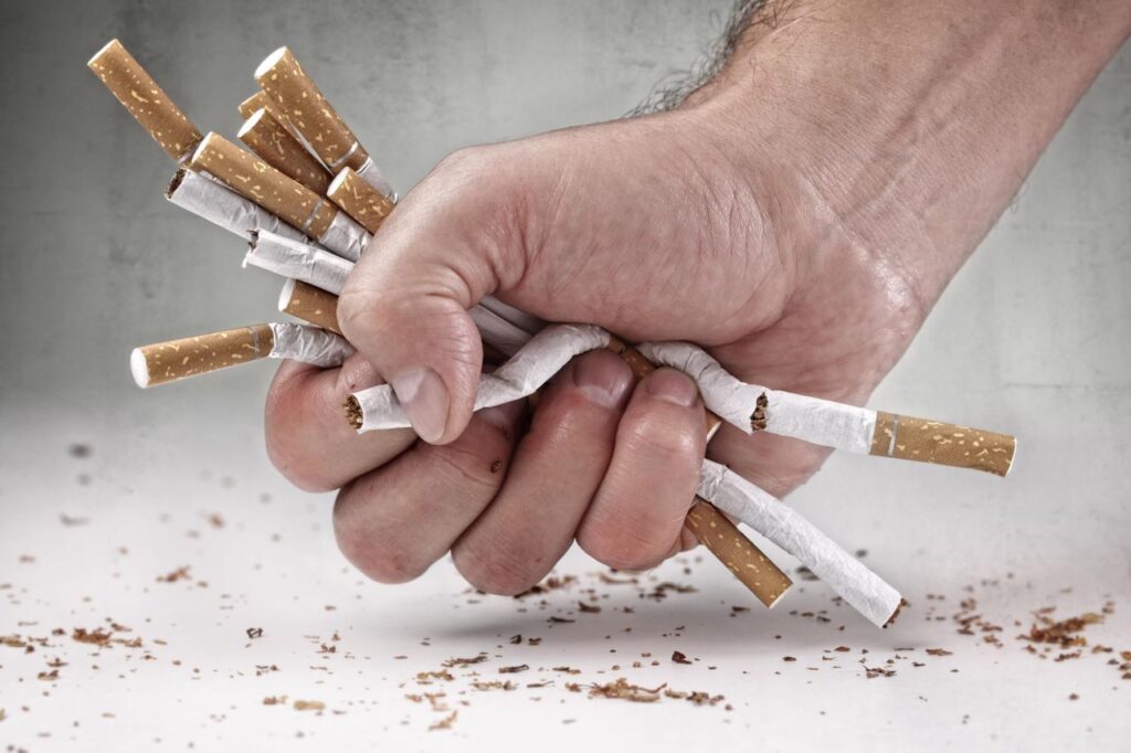 Сигарети знову подорожчають: Кабмін планує підняти ставку акцизного податку на тютюнові вироби