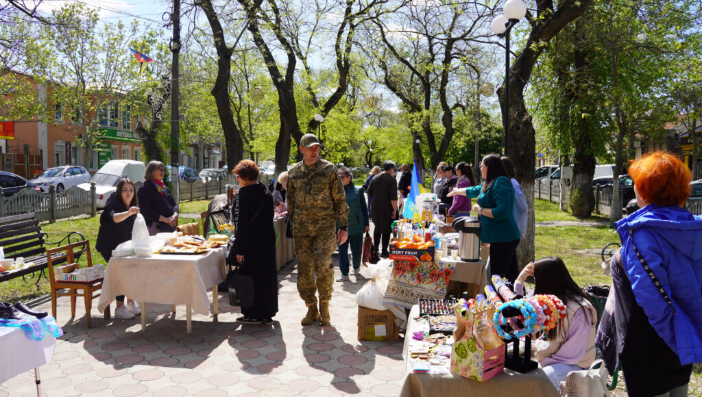 Задля спільної перемоги: в Болграді пройшов перший у 2024 році весняний ярмарок (фоторепортаж)