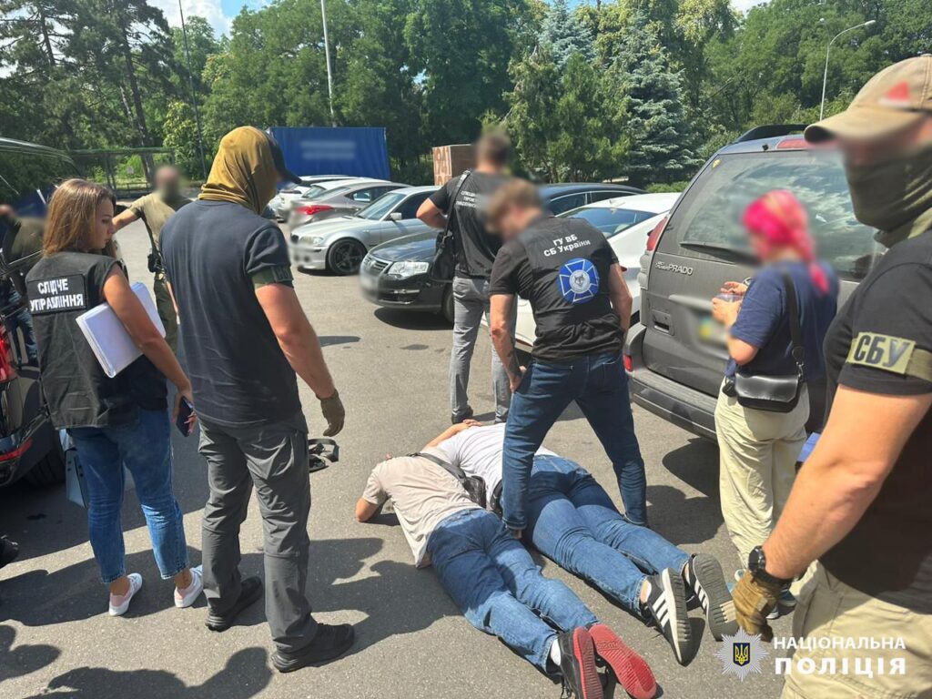 На Одещині 20-річні хлопці за гроші допомагали чоловікам уникнути мобілізації та виїхати за кордон