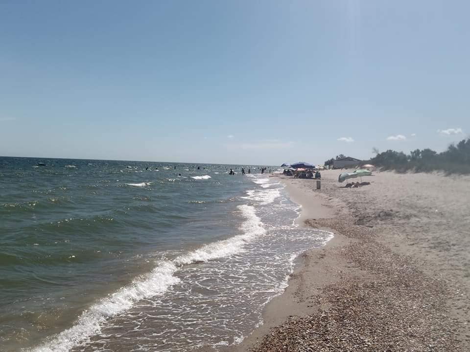 Попри заборону на узбережжях нацпарку «Тузлівські лимани» спостерігаються натовпи відпочивальників: чому це небезпечно?