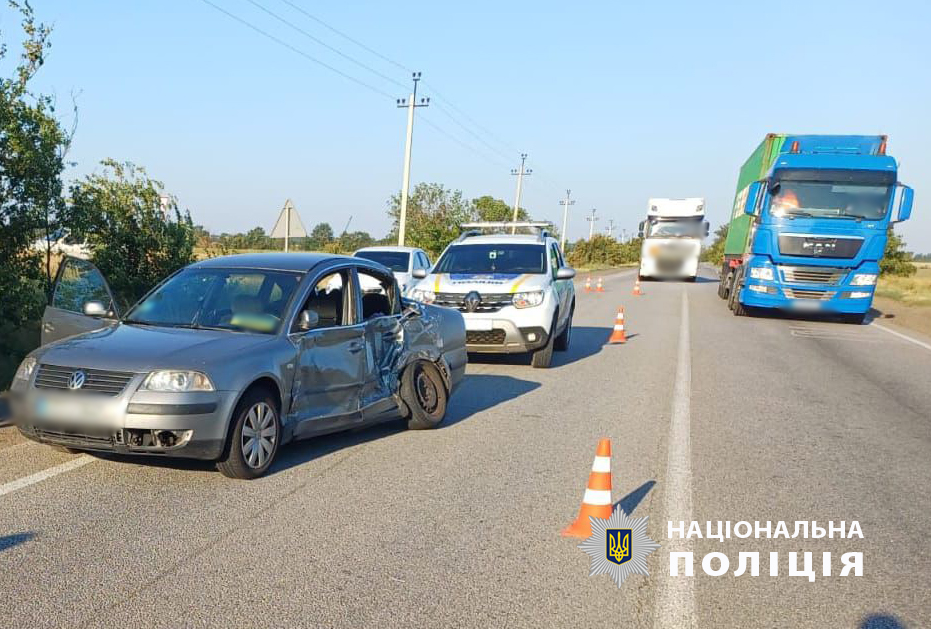 На трасі Одеса-Рені внаслідок автоаварії постраждало шестеро людей, троє з яких – діти 