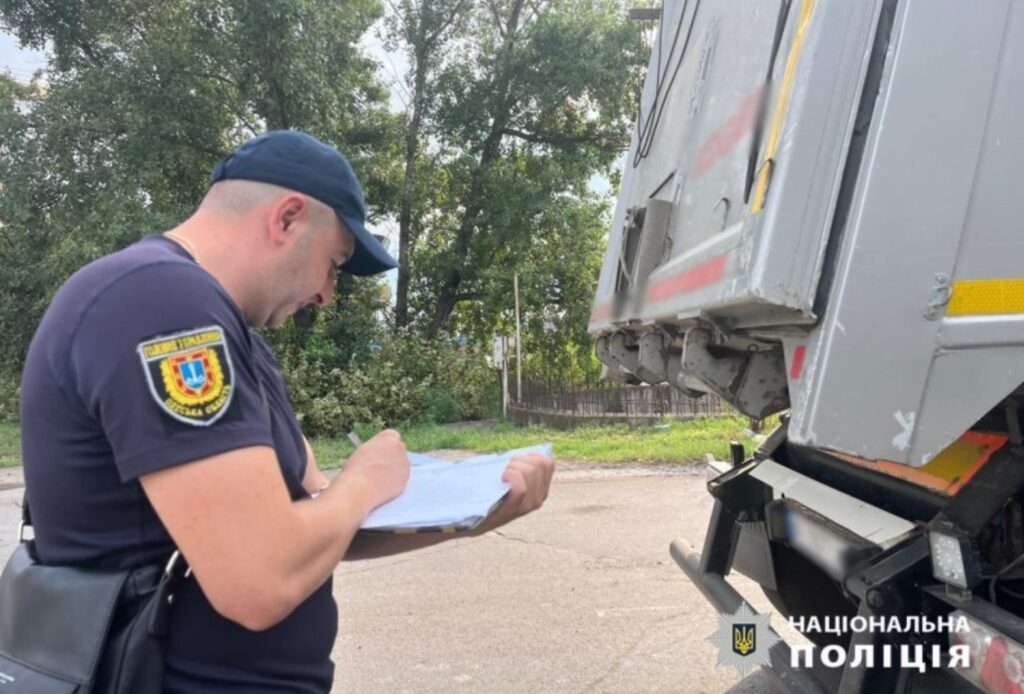 Водію вантажівки, який на одному з підприємств Ізмаїла на смерть збив людину, загрожує в’язниця