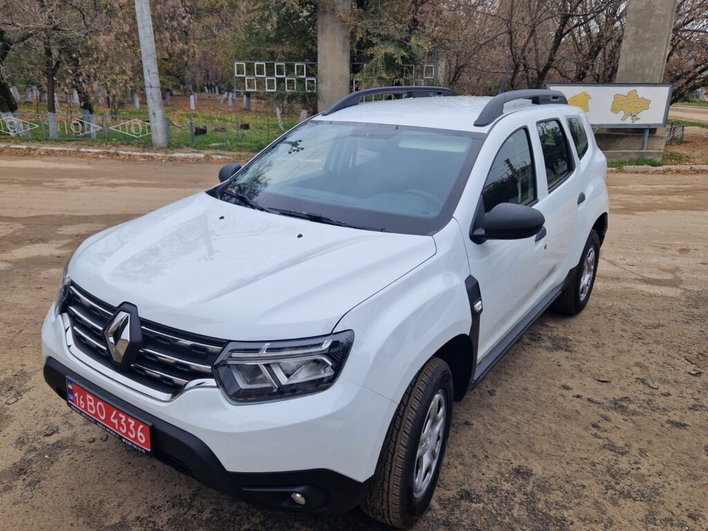 Медики Городненської громади отримали у подарунок сучасний автомобіль (Фото)