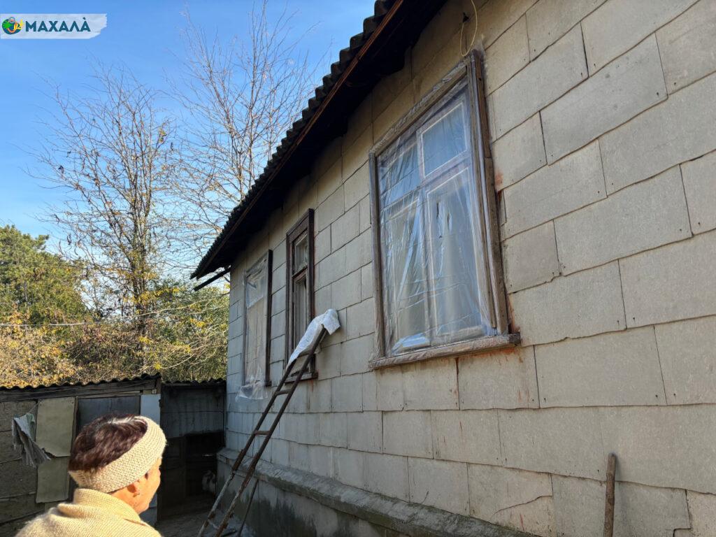 Як мешканці села Тополине Болградської громади відновлюють свої будинки після обстрілу російських дронів (відео)