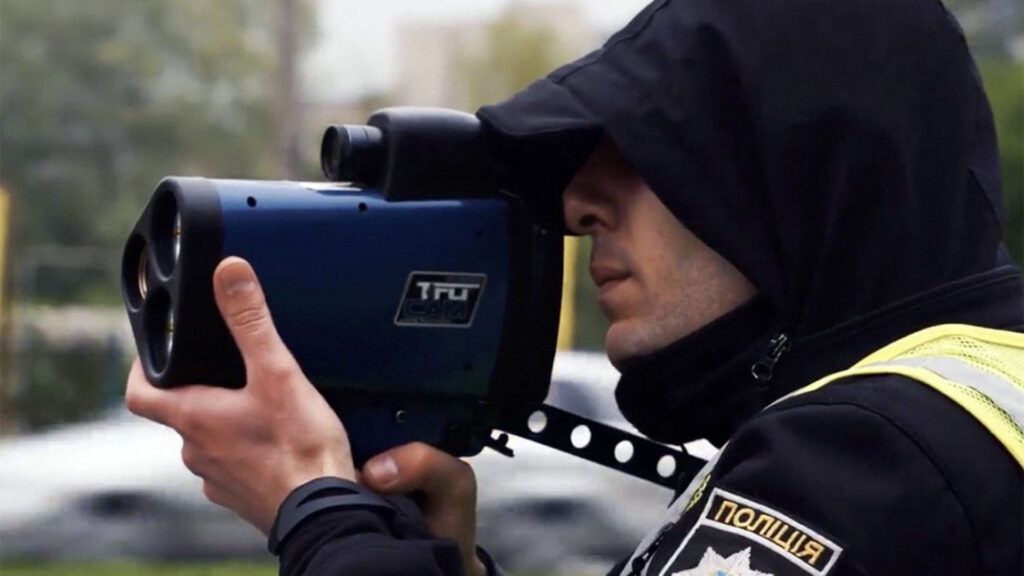 В Україні збільшилась кількість приладів TruCAM та ділянок, на яких патрульні вимірюватимуть швидкість руху: де саме?