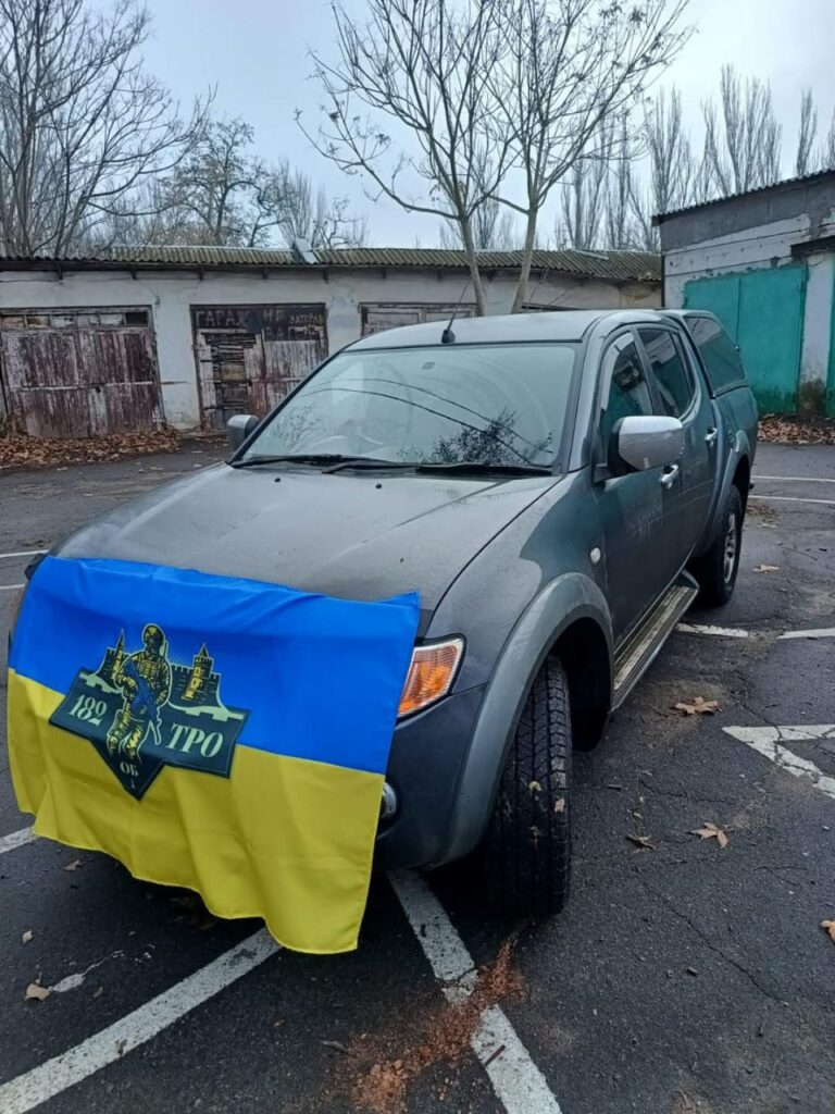 Мешканці Саратщини відправили на фронт черговий пікап (Фото)